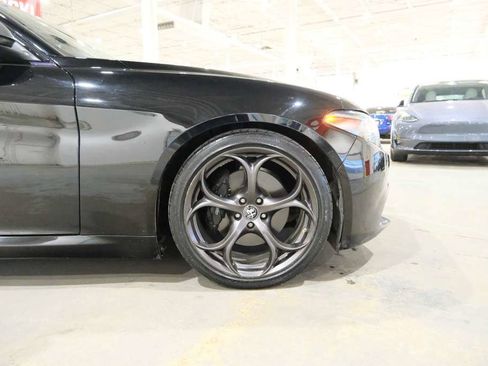 Used 2018 Alfa Romeo Giulia Ti w/ Nero Edizione RWD image 14