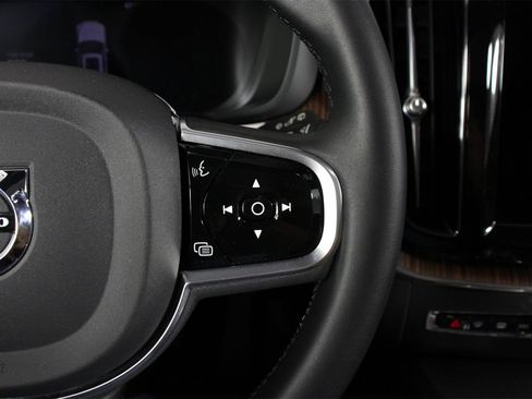 Certified 2023 Volvo XC60 B6 Ultimate w/ Protection Package Premier image 11