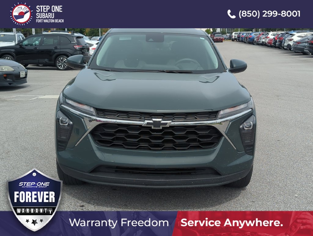 Used 2025 Chevrolet Trax LS w/ LS Convenience Package FWD image 9