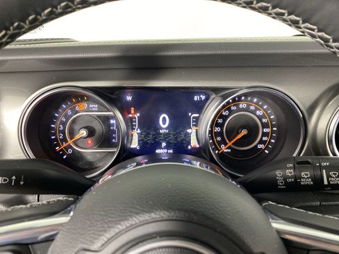 Used 2022 Jeep Wrangler Unlimited Sahara w/ Cold Weather Group AWD/4WD image 22
