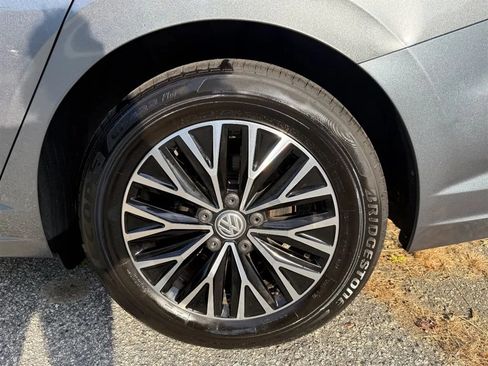Used 2019 Volkswagen Jetta SEL FWD image 38