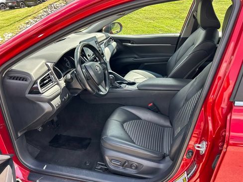 Used 2023 Toyota Camry SE FWD image 9