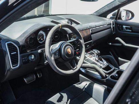 Used 2023 Porsche Cayenne Turbo GT AWD/4WD image 4