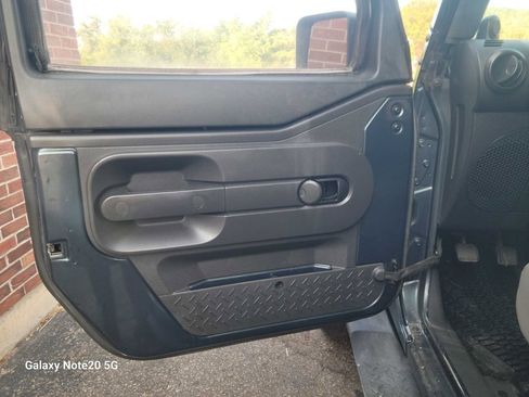 Used 2007 Jeep Wrangler Sahara image 12