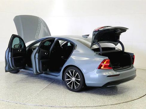 Used 2023 Volvo S60 T8 Plus image 11