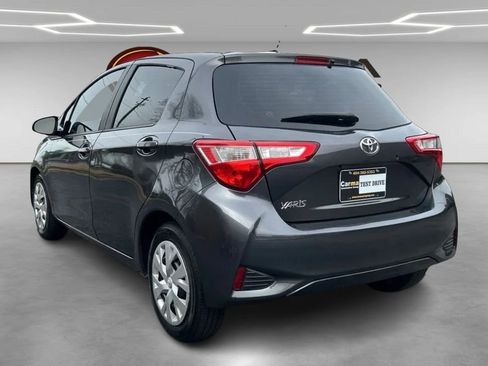 Used 2018 Toyota Yaris L image 3