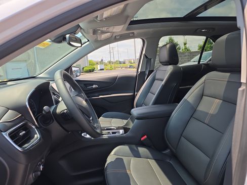 Used 2023 Chevrolet Equinox Premier AWD/4WD image 13