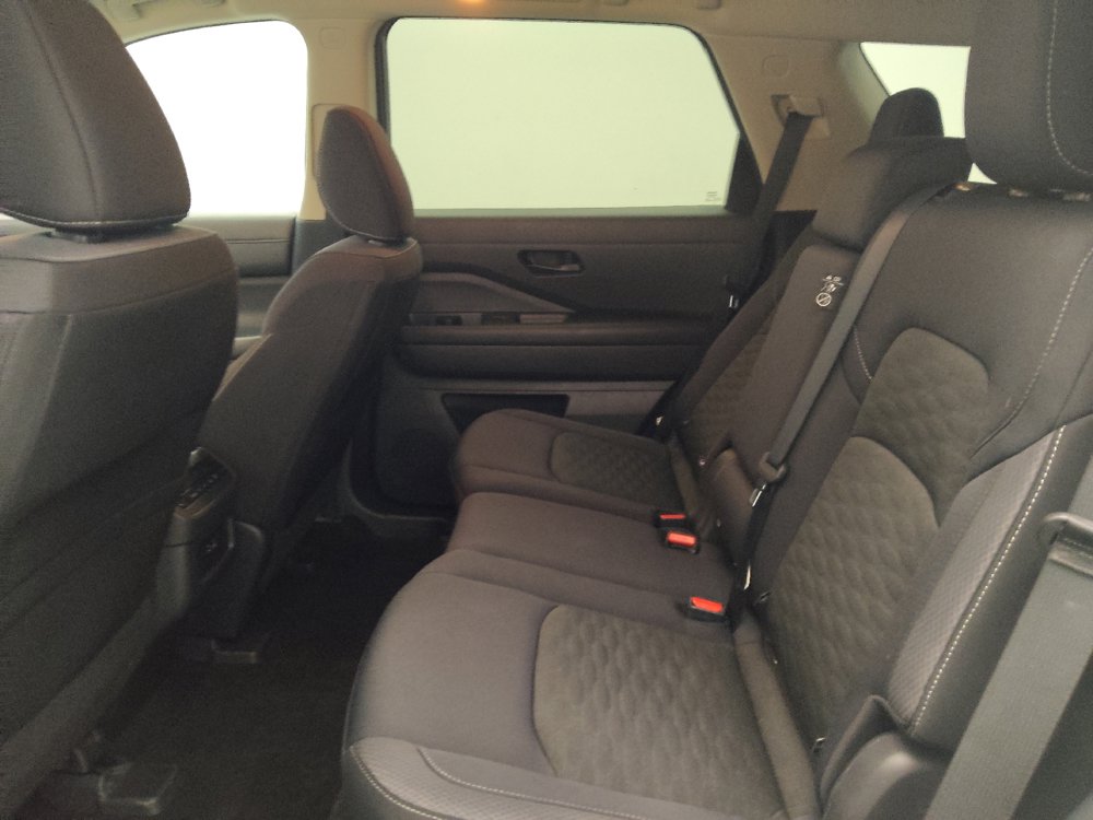 Used 2024 Nissan Pathfinder SV FWD image 18