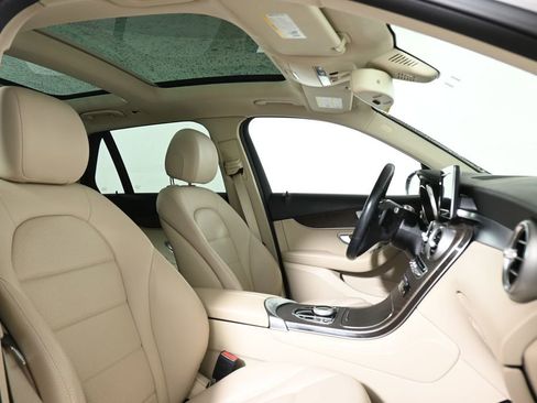 Used 2019 Mercedes-Benz GLC 300 4MATIC image 27