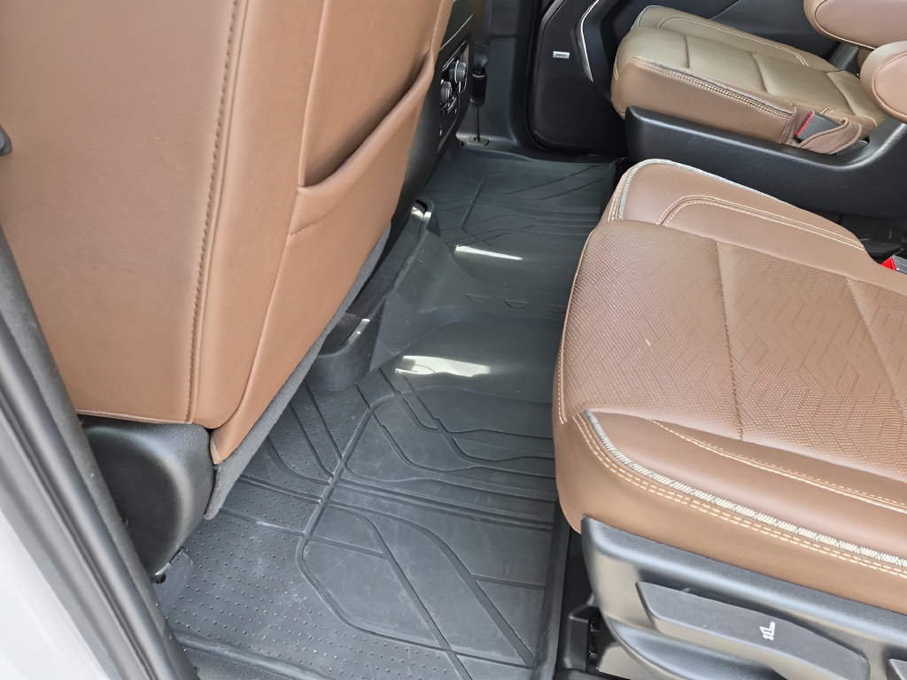 Used 2024 Chevrolet Tahoe High Country RWD image 32