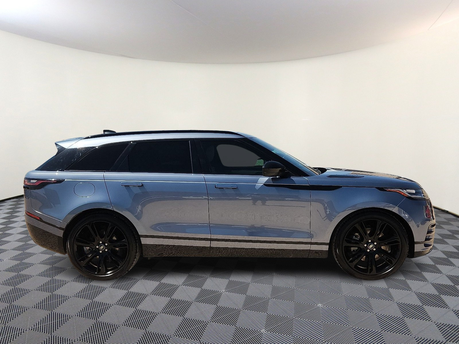 Used 2023 Land Rover Range Rover Velar R-Dynamic S AWD/4WD image 5