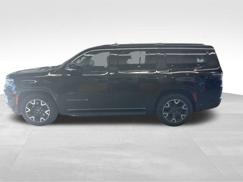 Used 2024 Jeep Wagoneer Series III image 11