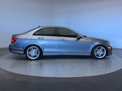 Used 2013 Mercedes-Benz C 250 Sedan image 9