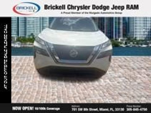 Used 2021 Nissan Rogue S FWD image 11