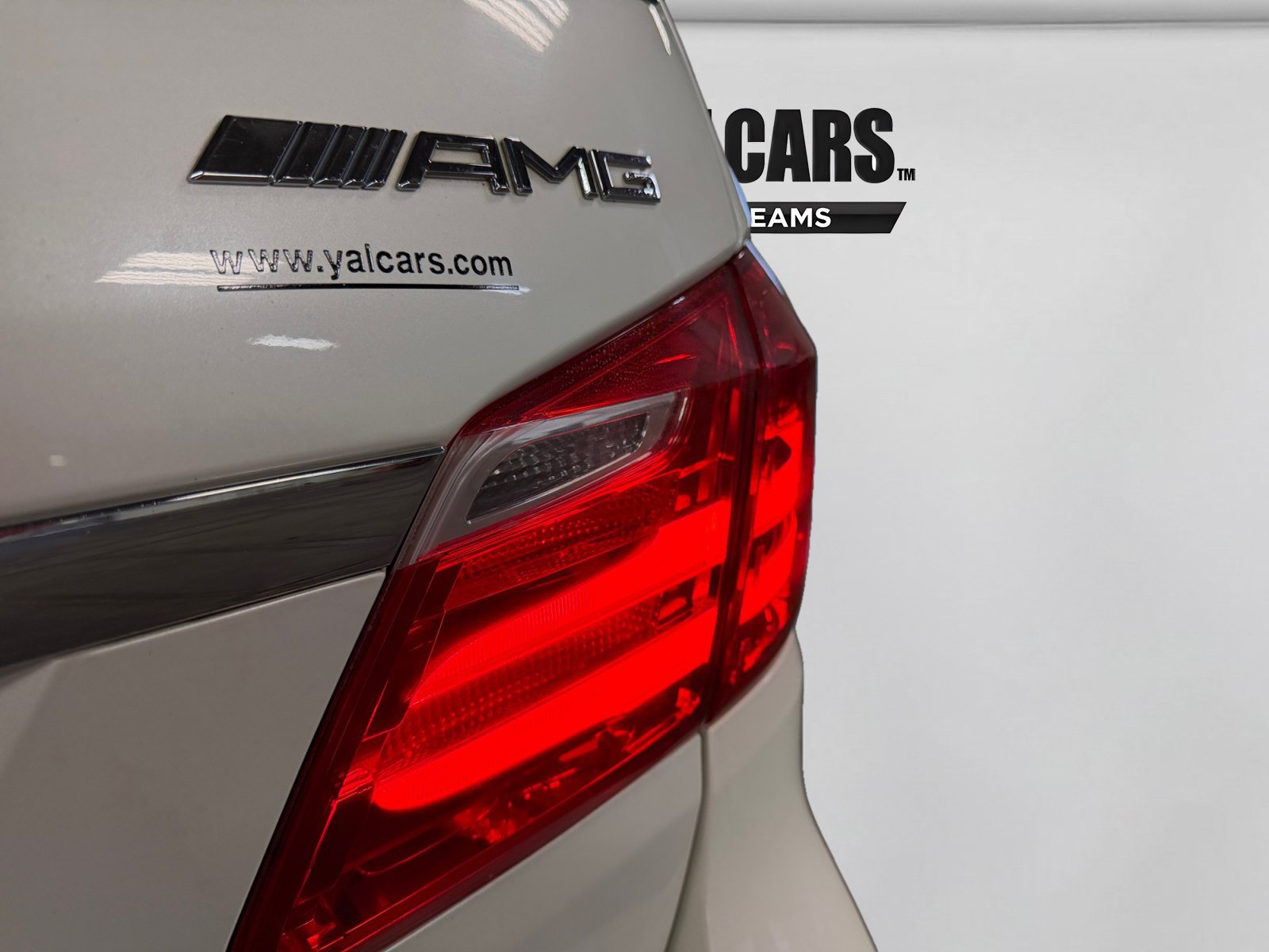 Used 2015 Mercedes-Benz GL 63 AMG 4MATIC w/ Accessory Chrome Package image 11