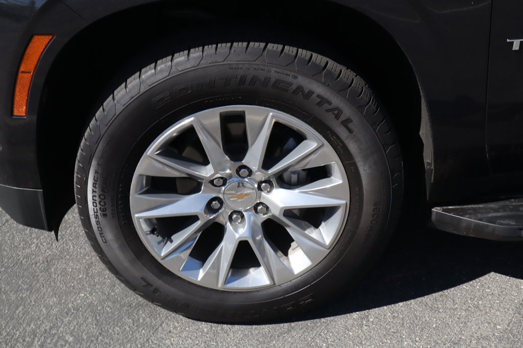 Used 2025 Chevrolet Tahoe Premier RWD image 17