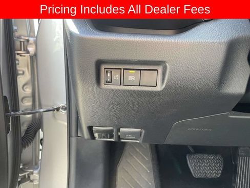 Used 2025 Toyota RAV4 XLE AWD/4WD image 22