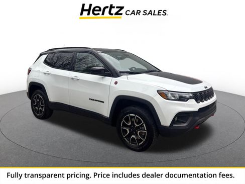 Used 2025 Jeep Compass Trailhawk AWD/4WD image 1