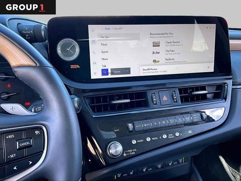 Used 2024 Lexus ES 350 w/ Technology Package FWD image 6