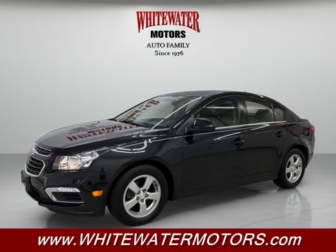 Used 2016 Chevrolet Cruze LT FWD image 1