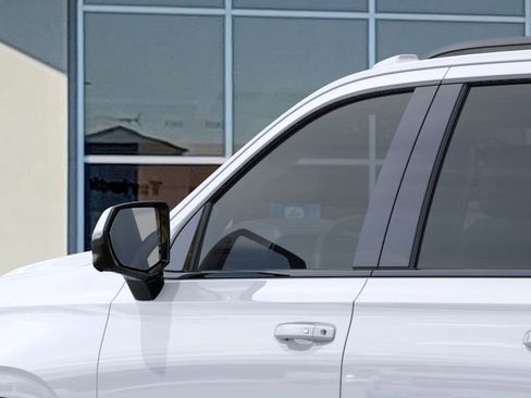 New 2026 Chevrolet Suburban RST image 36