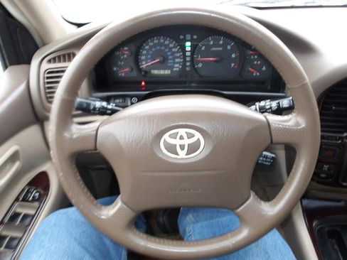 Used 2001 Toyota Land Cruiser image 15