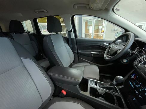 Used 2017 Ford Escape SE w/ Equipment Group 201A FWD image 26