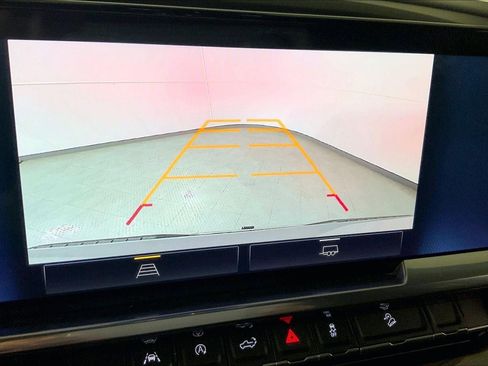 Used 2024 Chevrolet Silverado 1500 RST w/ Z71 Off-Road Package image 10