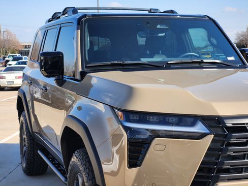 Certified 2025 Lexus GX 550 image 8