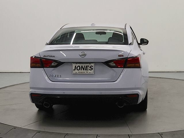 Used 2024 Nissan Altima 2.5 SR FWD image 7