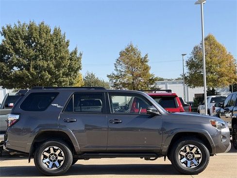 Certified 2021 Toyota 4Runner TRD Off-Road Premium image 3