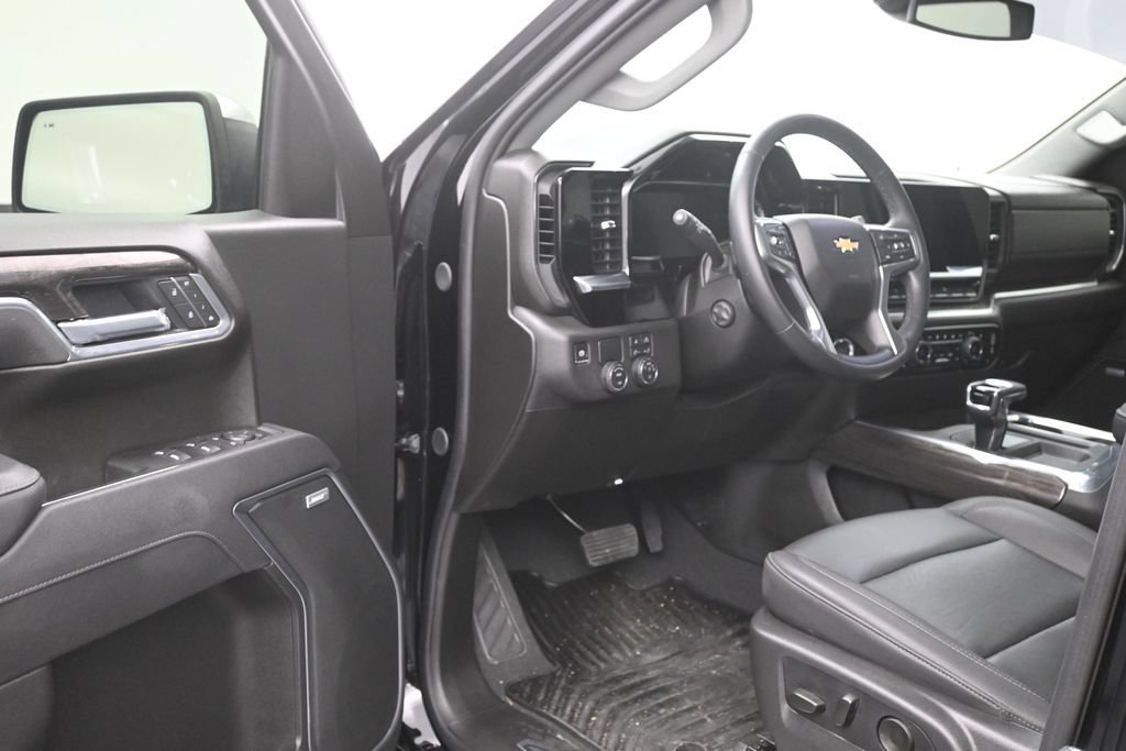 Certified 2026 Chevrolet Silverado 1500 LTZ RWD image 11