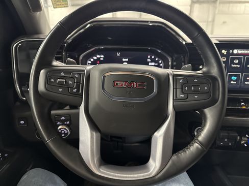 Used 2025 GMC Sierra 1500 Elevation AWD/4WD image 10