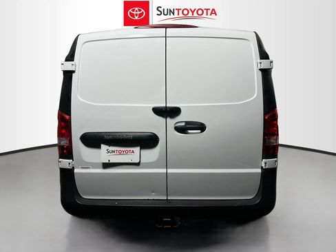 Used 2020 Mercedes-Benz Metris image 5