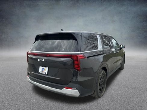Used 2025 Kia Carnival image 38