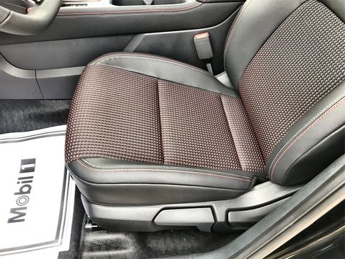 New 2025 Nissan Kicks SR image 12