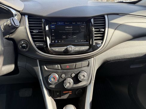 Used 2019 Chevrolet Trax LT w/ Driver Confidence Package image 8