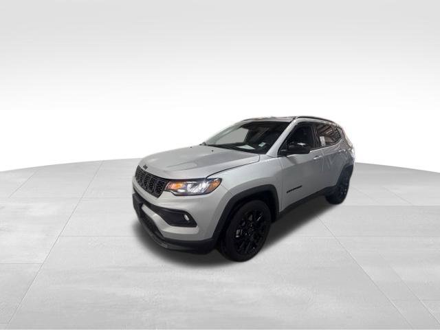 Certified 2026 Jeep Compass Latitude AWD/4WD image 3