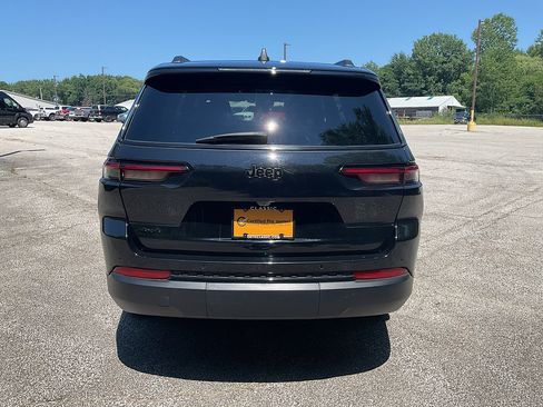 Used 2024 Jeep Grand Cherokee L Altitude AWD/4WD image 6