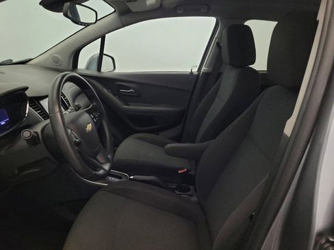 Used 2020 Chevrolet Trax LS w/ Tint and Cruise Package AWD/4WD image 17