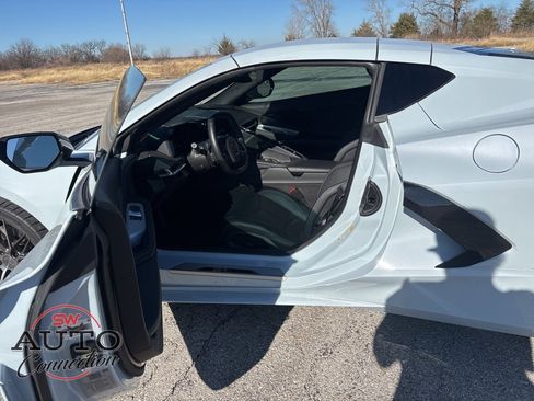 Used 2022 Chevrolet Corvette Stingray Coupe w/ Z51 Performance Package image 14