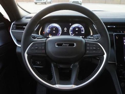 New 2025 Jeep Grand Cherokee L Altitude image 29