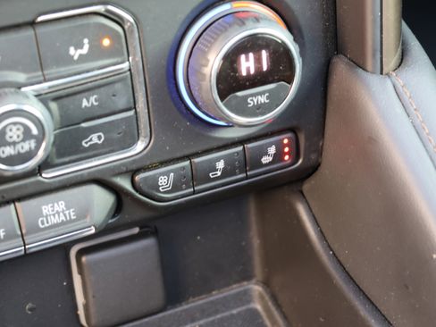 Used 2022 Chevrolet Tahoe High Country image 32