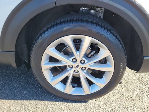 Used 2022 Ford Explorer Platinum w/ Equipment Group 601A AWD/4WD image 15