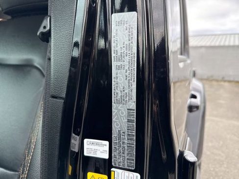 Used 2023 Jeep Gladiator Overland image 25