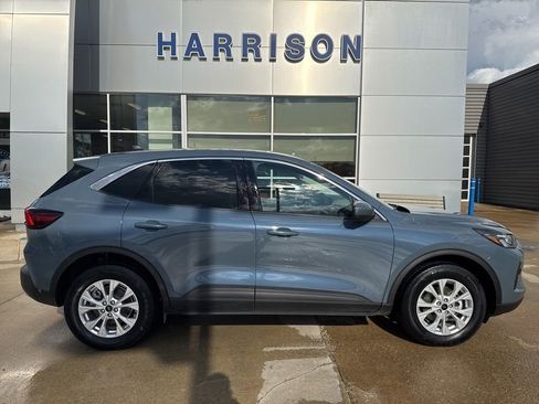 Used 2023 Ford Escape Active w/ Tech Pack #2 AWD/4WD image 4