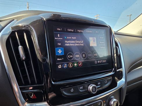 Used 2020 Chevrolet Traverse LT FWD image 16