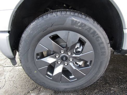 New 2025 Ford F150 Lightning Flash AWD/4WD image 27