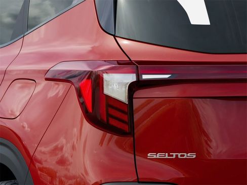 New 2026 Kia Seltos S image 11