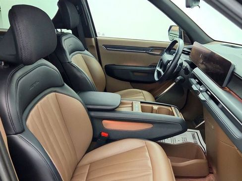 Used 2024 Kia EV9 GT-Line AWD/4WD image 23